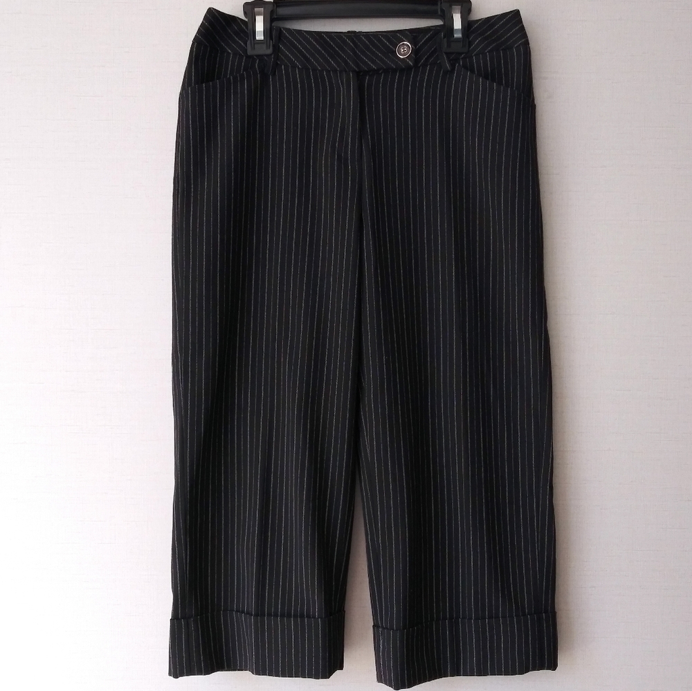White House Black Market Dress Capris